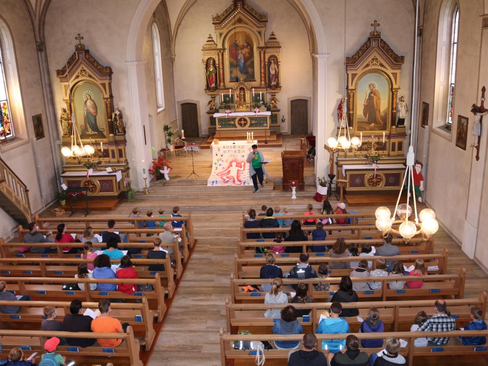 Eröffnungsfeier in der Kirche