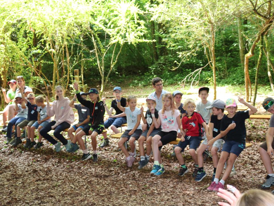 jeder bringt sich ein