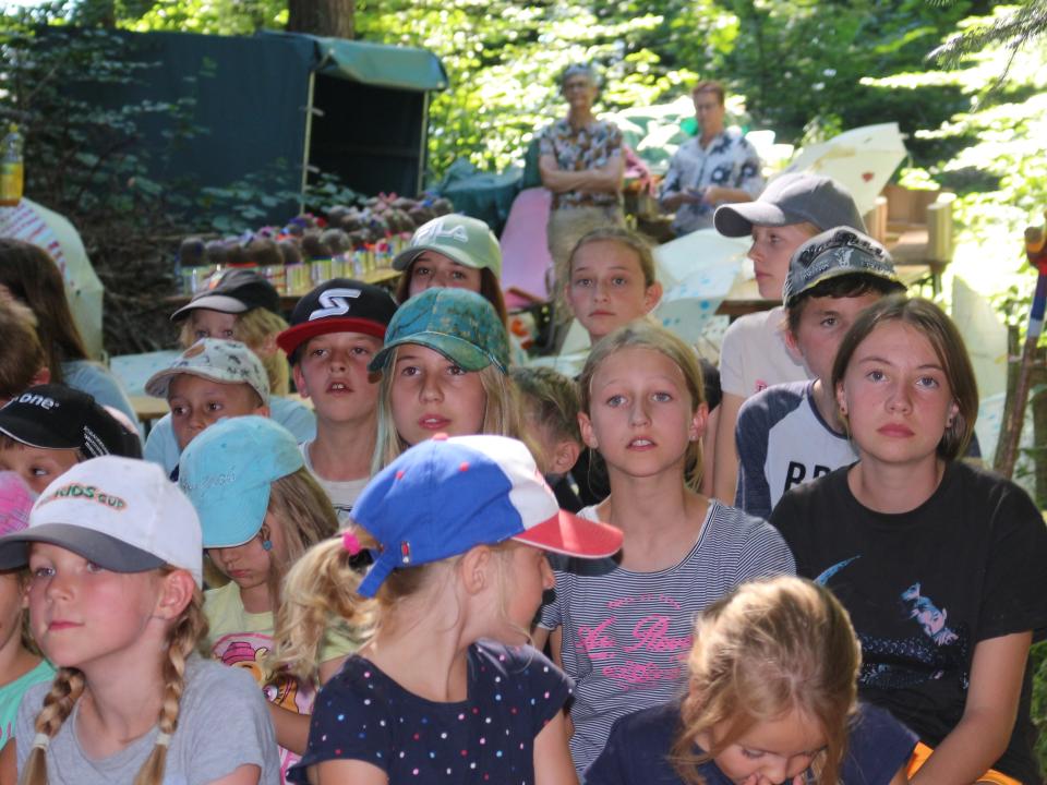 Spannung beim Abschlussfest