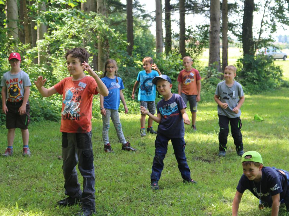 Sonne Mond und Sternen