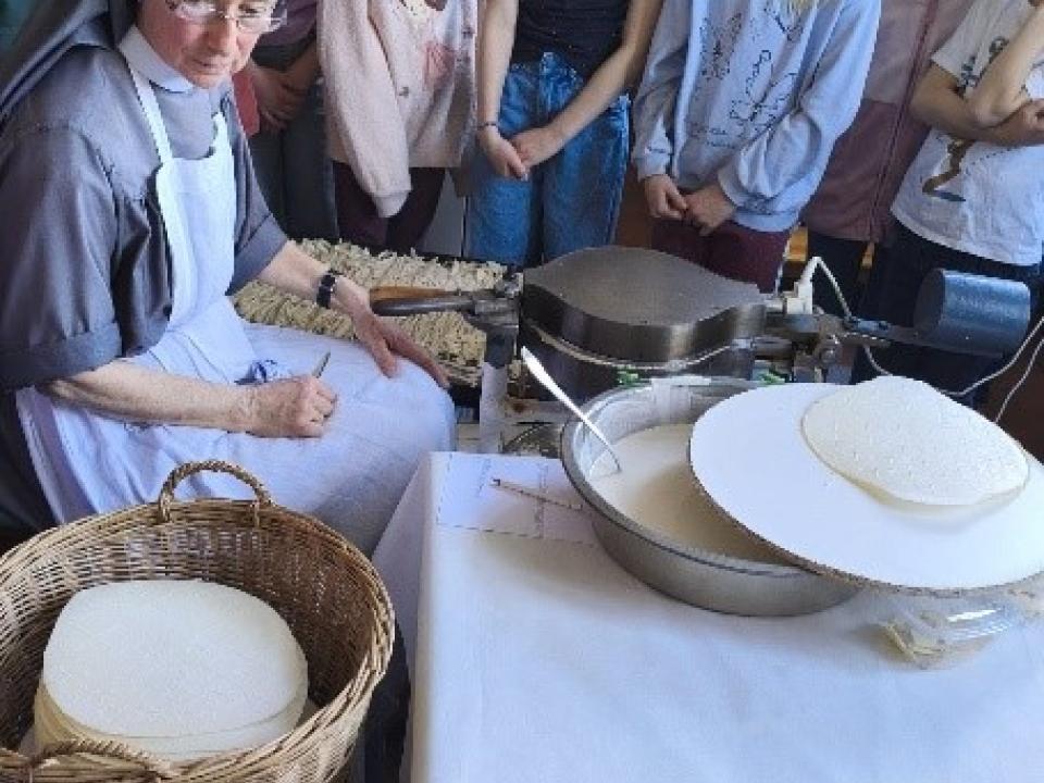 warten bis die Hostien gar sind