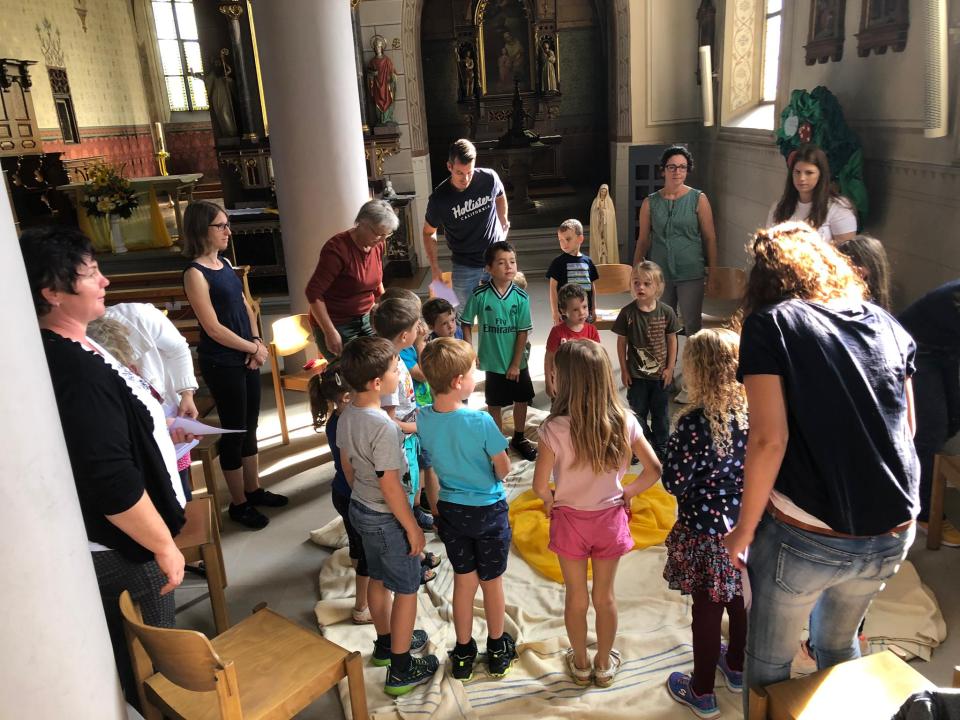 Und au di Chlinste singet mit