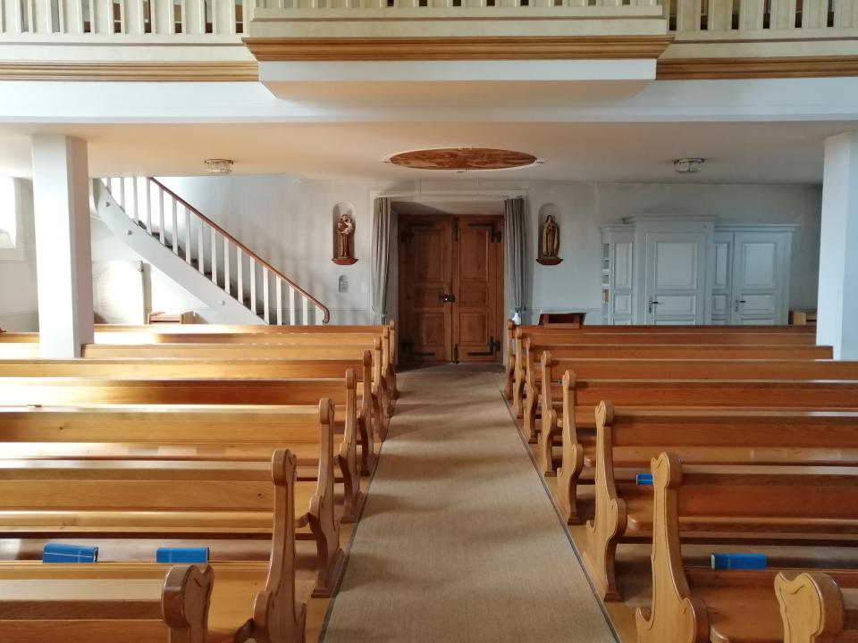 Kirche Heiligkreuz innen