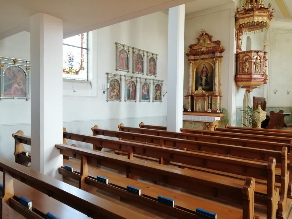 Kirche Heiligkreuz innen