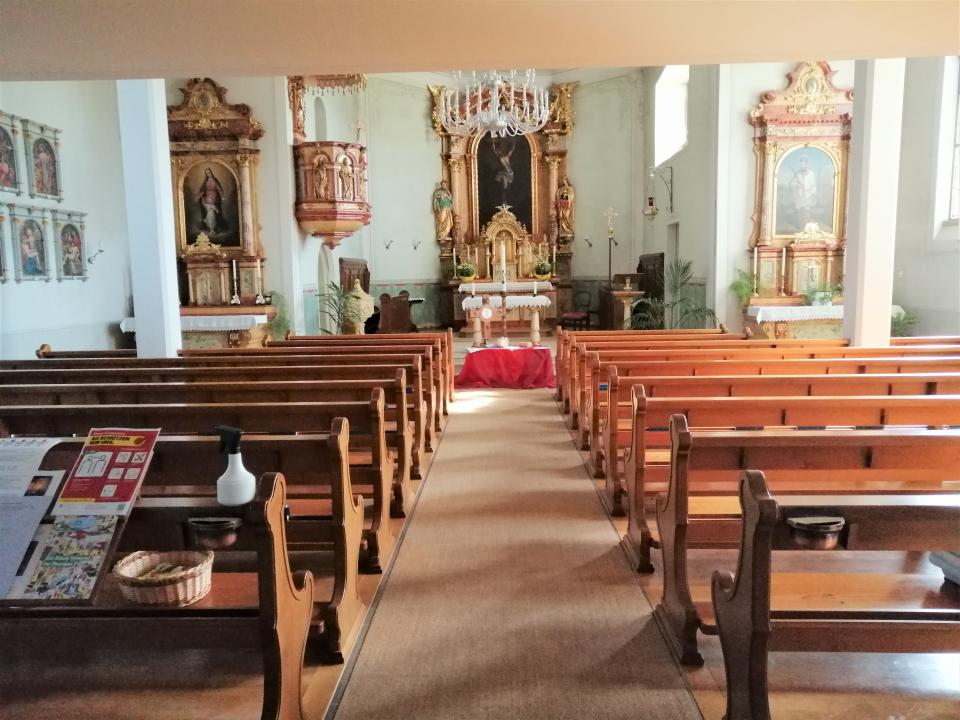 Kirche Heiligkreuz innen