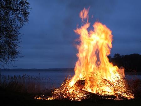 Überregionaler ökum. Gottesdienst aus verschiedenen Kirchen zum 1. August im Festzelt auf dem Nollen