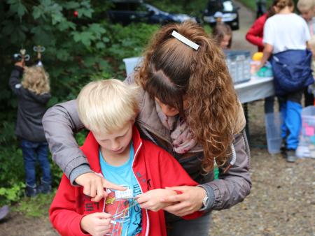 Freundschaftsbändeli knüpfen