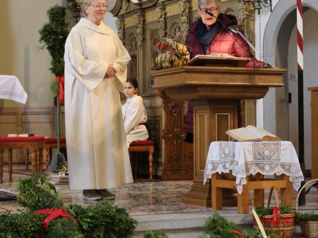 Übergabe Strickarbeit