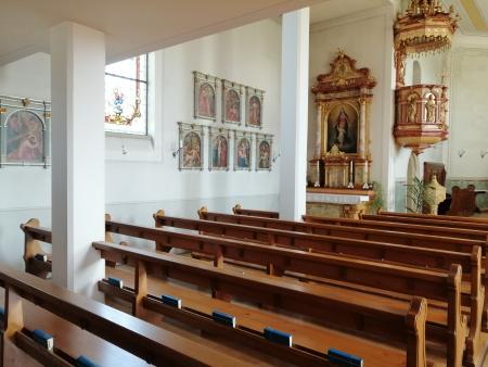 Kirche Heiligkreuz innen