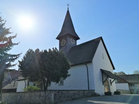 Kirche Schönholzerswilen mit Sonne